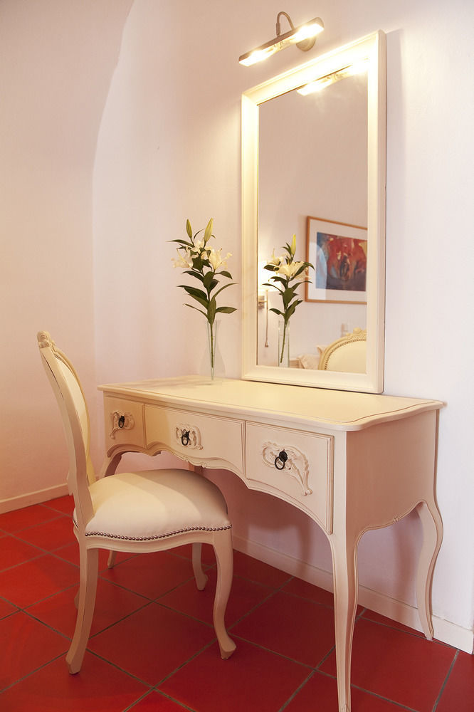 Whitedeck Santorini Hotel อิเมโรวิยอน ภายนอก รูปภาพ
