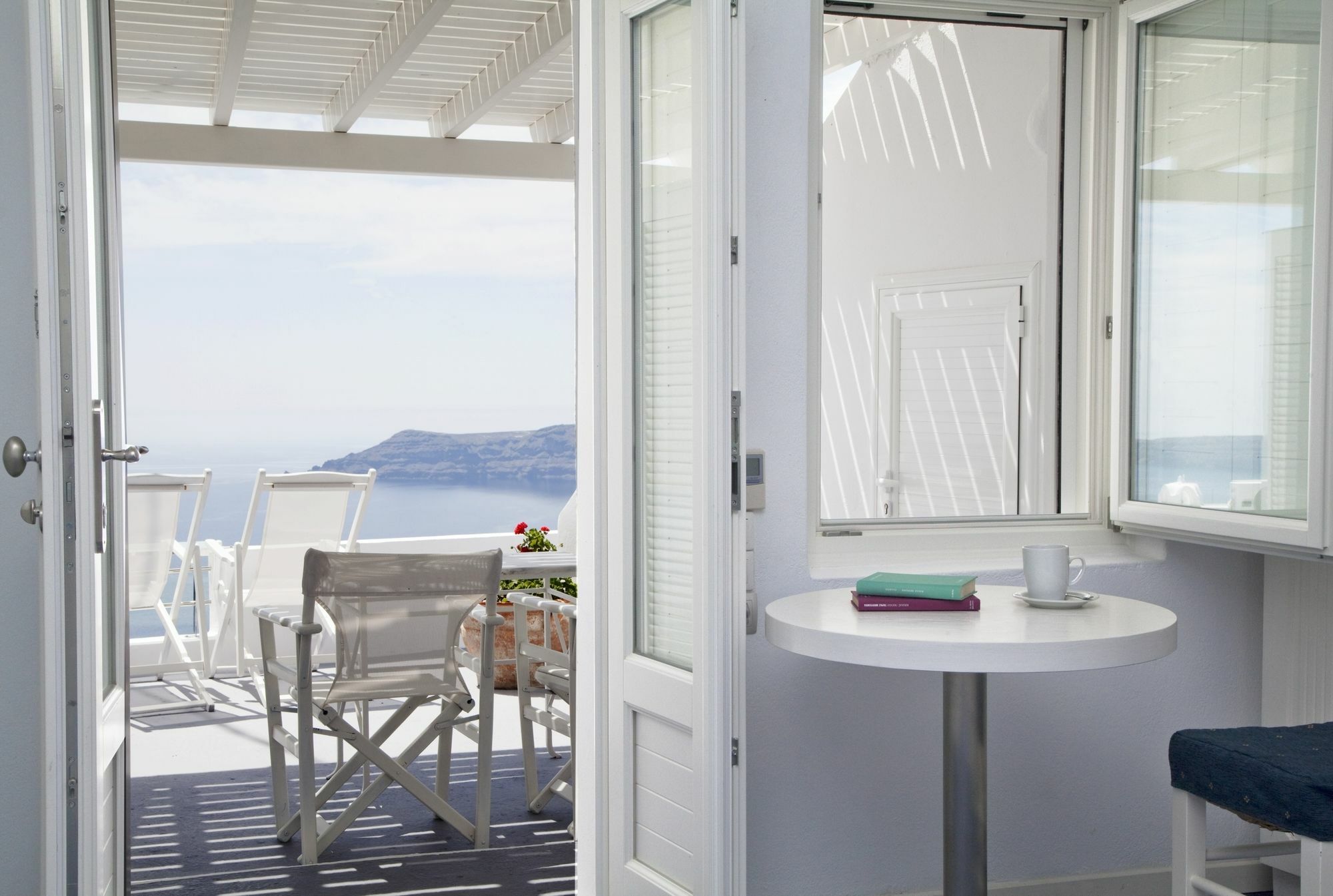 Whitedeck Santorini Hotel อิเมโรวิยอน ภายนอก รูปภาพ