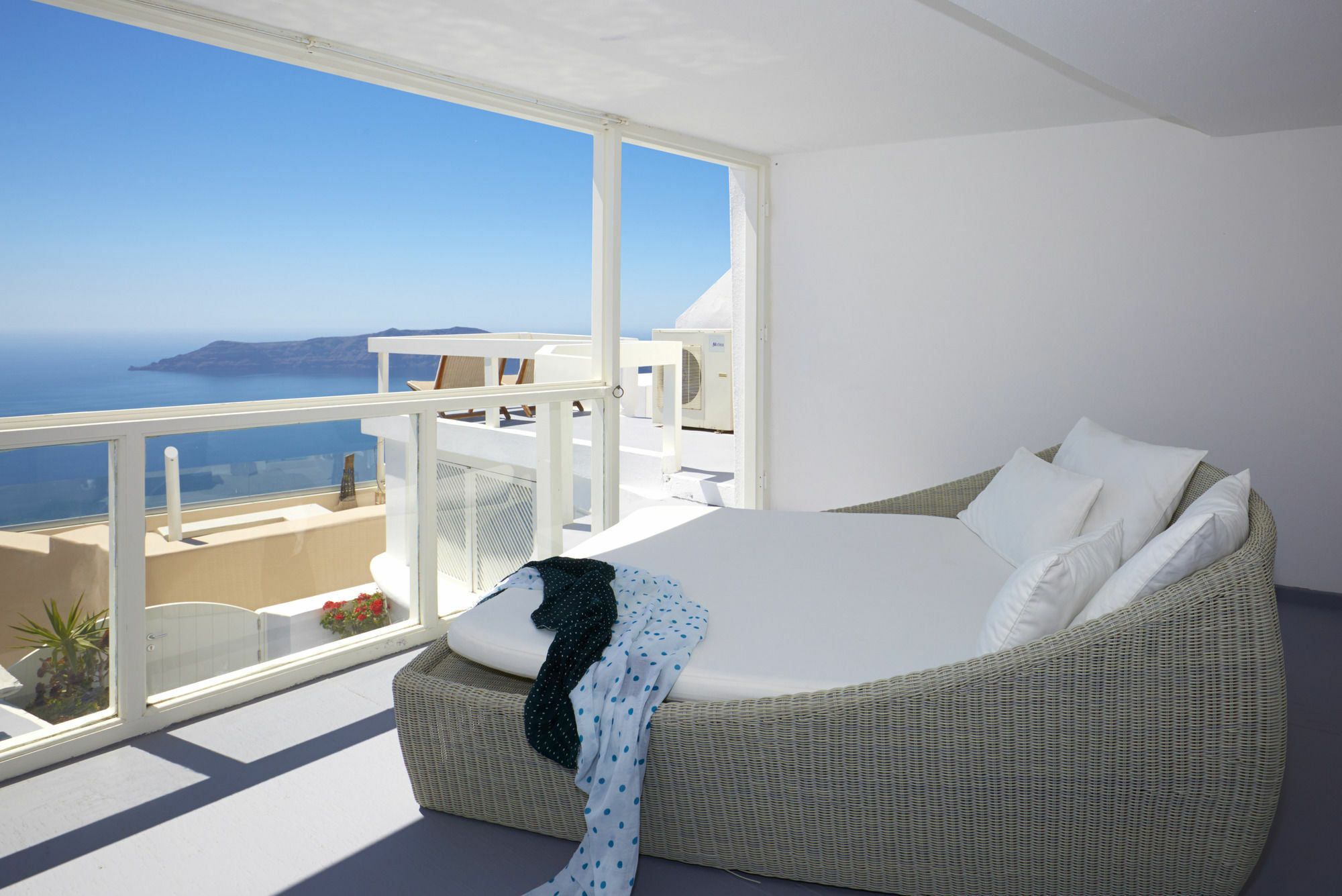 Whitedeck Santorini Hotel อิเมโรวิยอน ภายนอก รูปภาพ