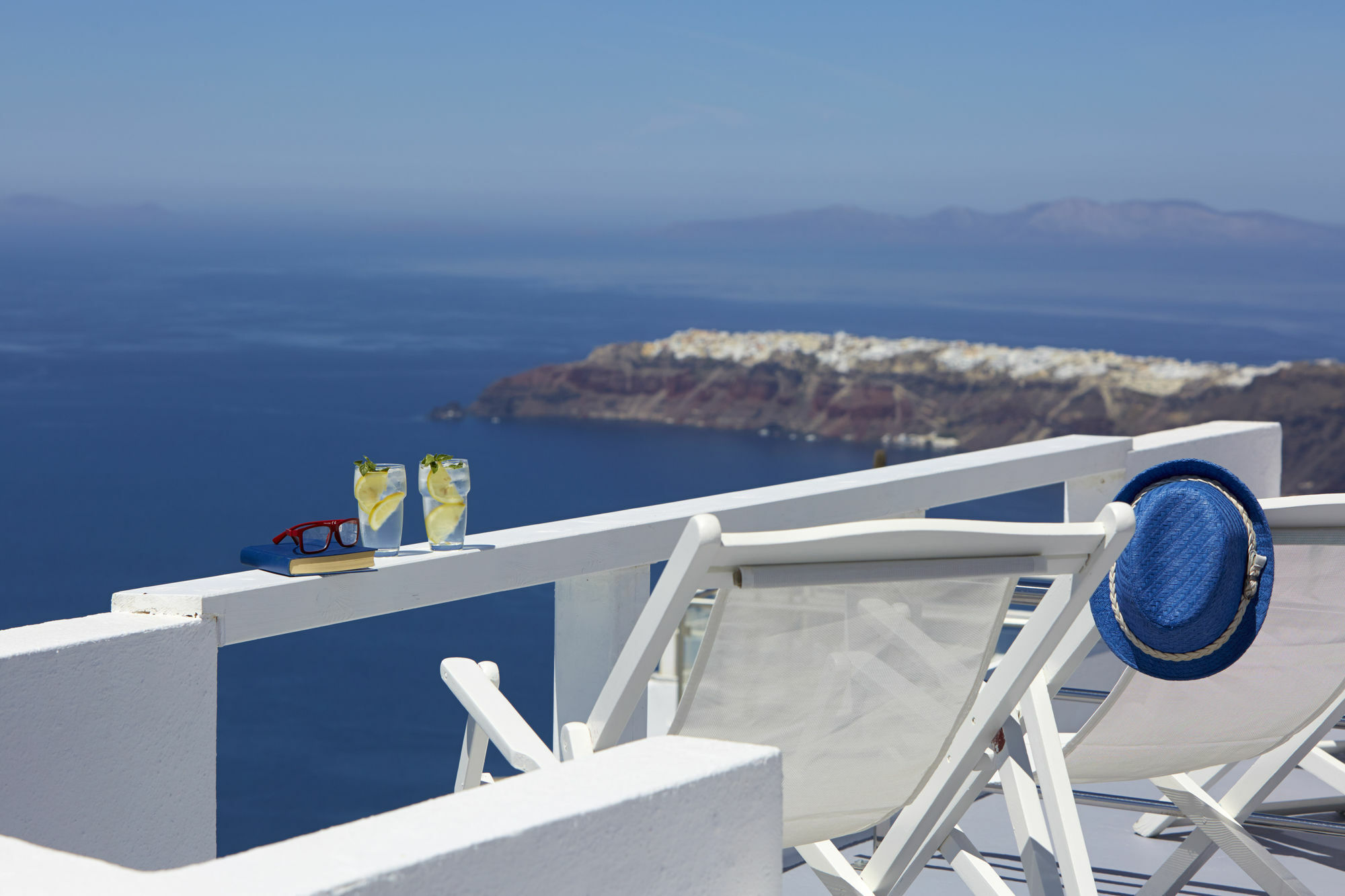 Whitedeck Santorini Hotel อิเมโรวิยอน ภายนอก รูปภาพ